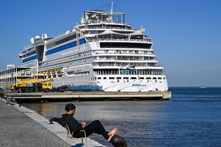 It was previously reported that the boat was heading to Mexico when the woman died