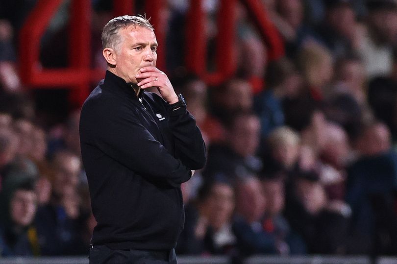 Wrexham boss previews 'historic game' as Ryan Reynolds' Red Dragons ...