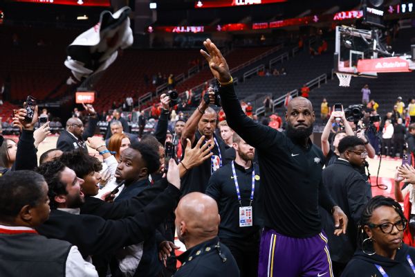 Lakers close out Rockets in Game 6 rout, face Thunder next