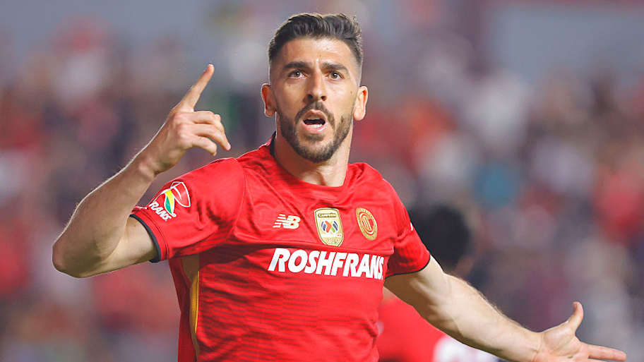 Paulinho is looking to become a three-time Liga MX champion. | Luis Cano/Jam Media/Getty Images