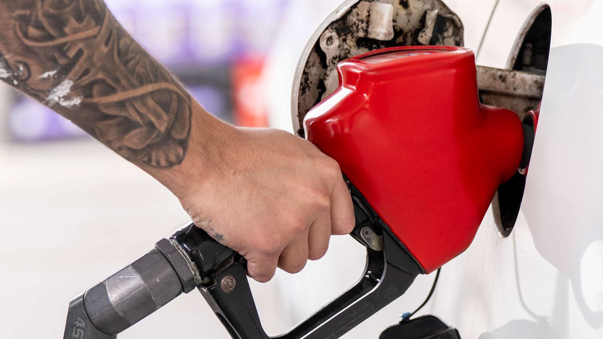 Gas prices expected to climb as global oil prices hit 4-year high