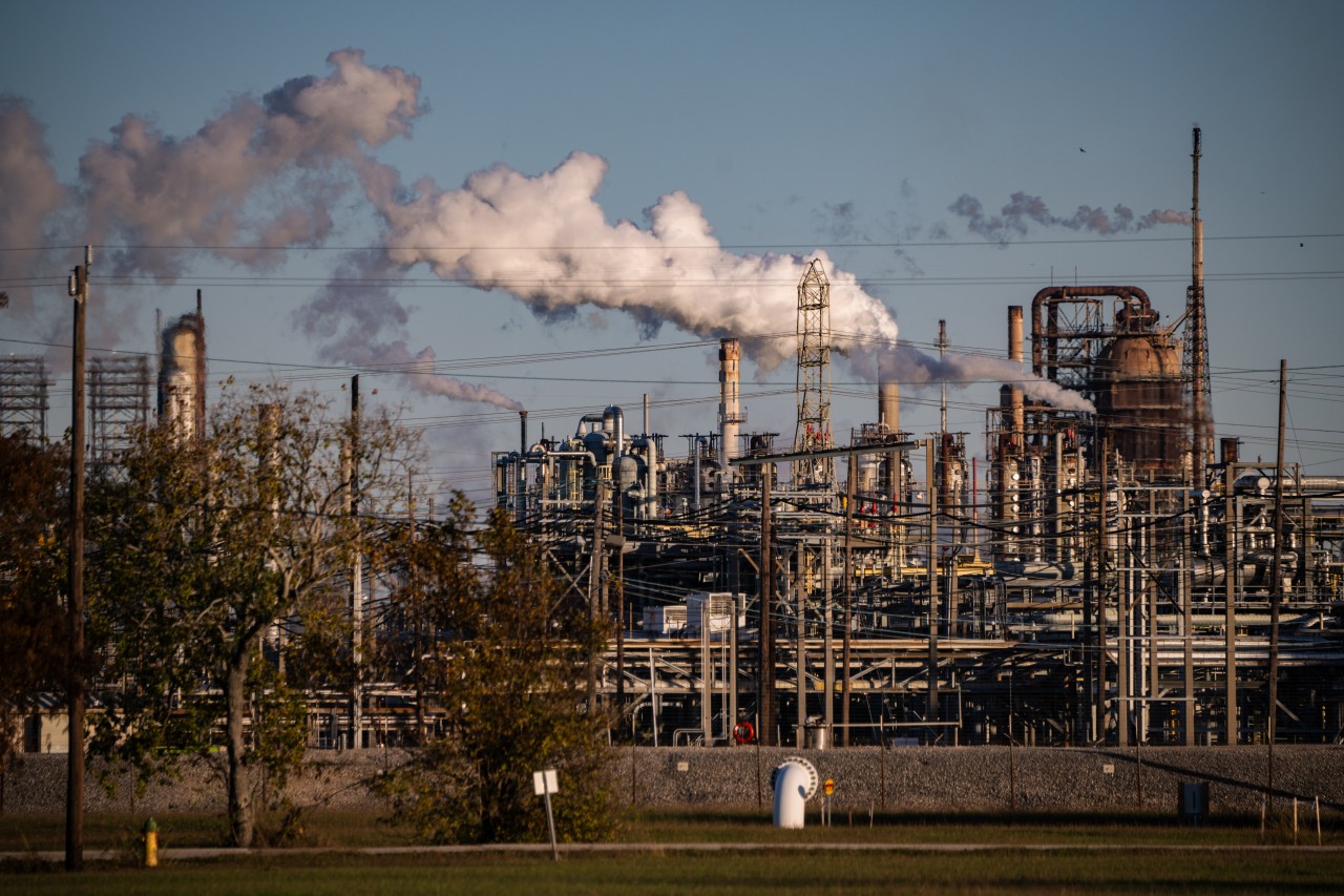 Big oil stays the course despite historic dislocation in energy markets