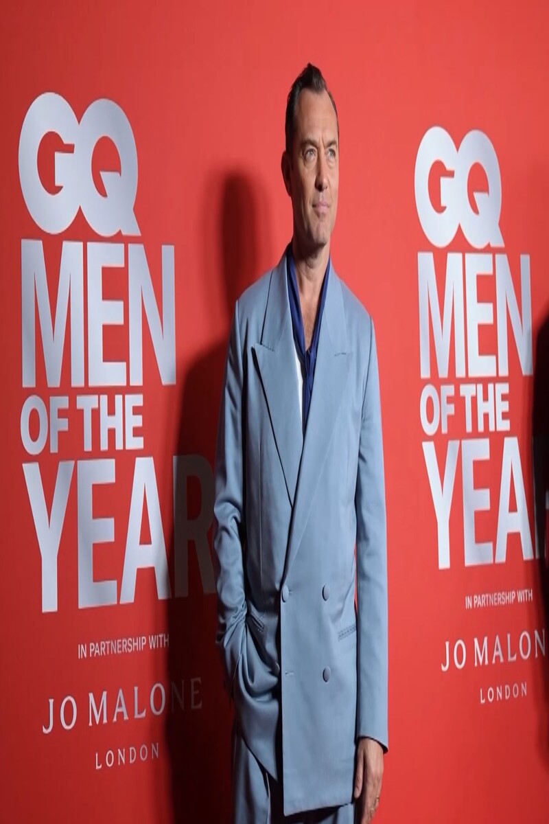 Jude Law looks sharp in stylish event suit
