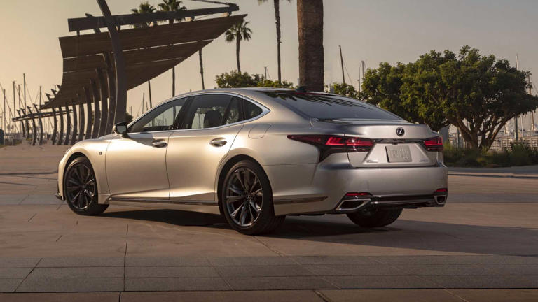 This used Lexus has no business being this cheap