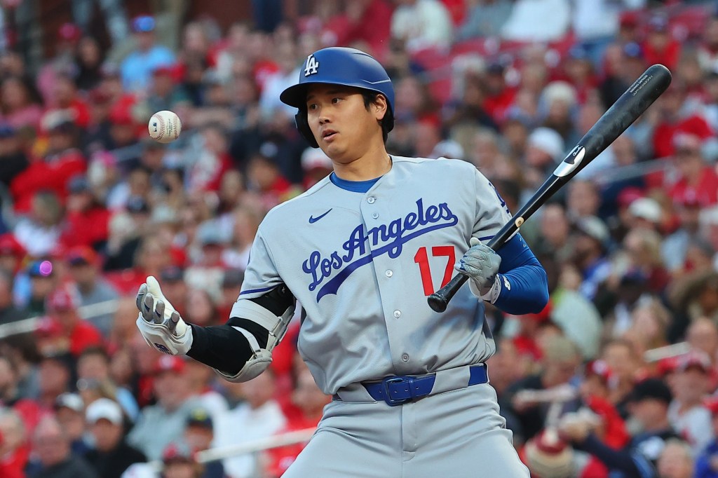 Dodgers power outage goes on in another listless loss to Cardinals