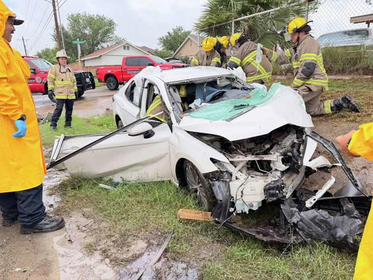1 dead, 1 critical after head-on collision on Eagle Pass highway
