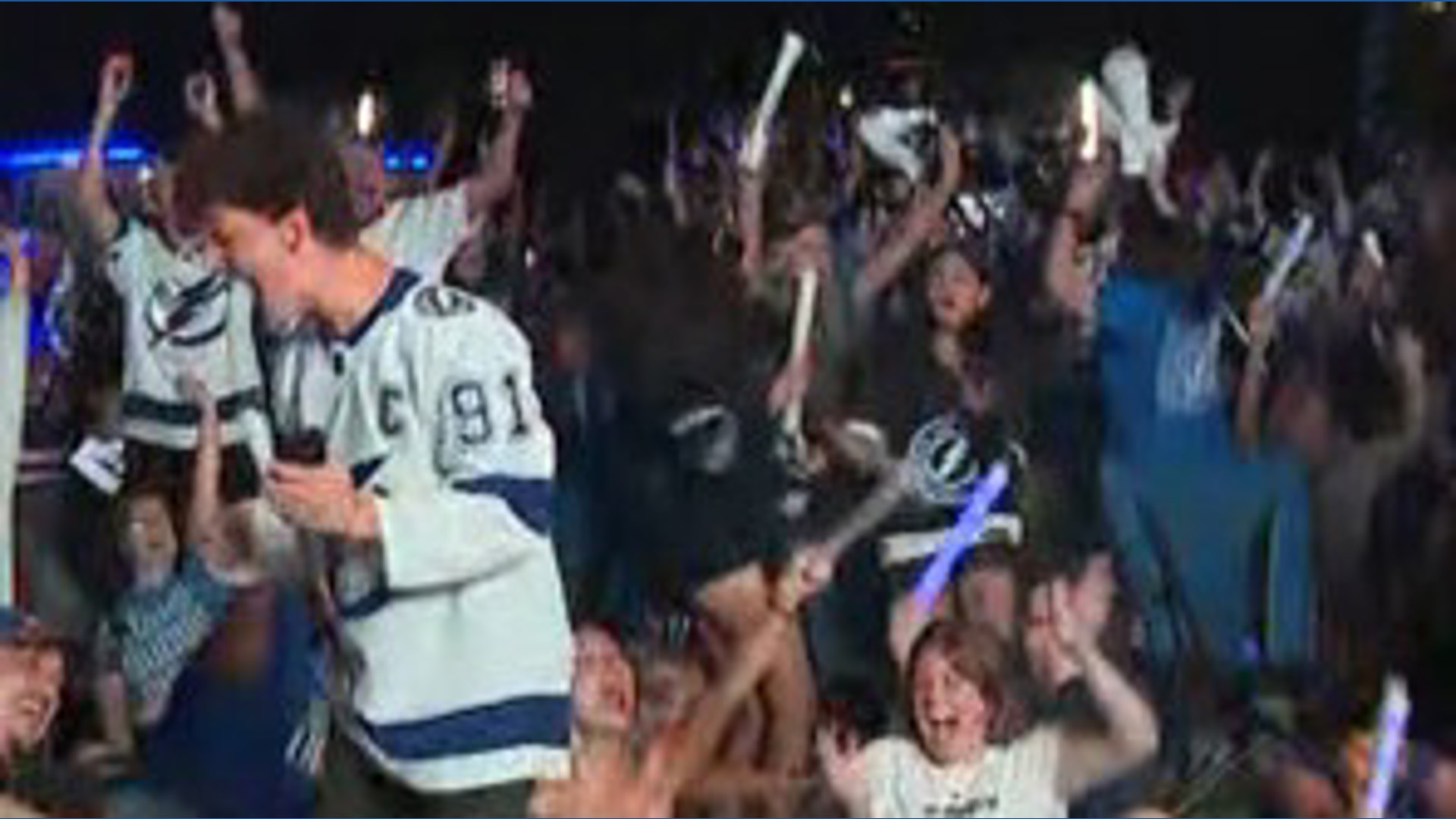 Crowd erupts as Bolts win in Game 6 overtime