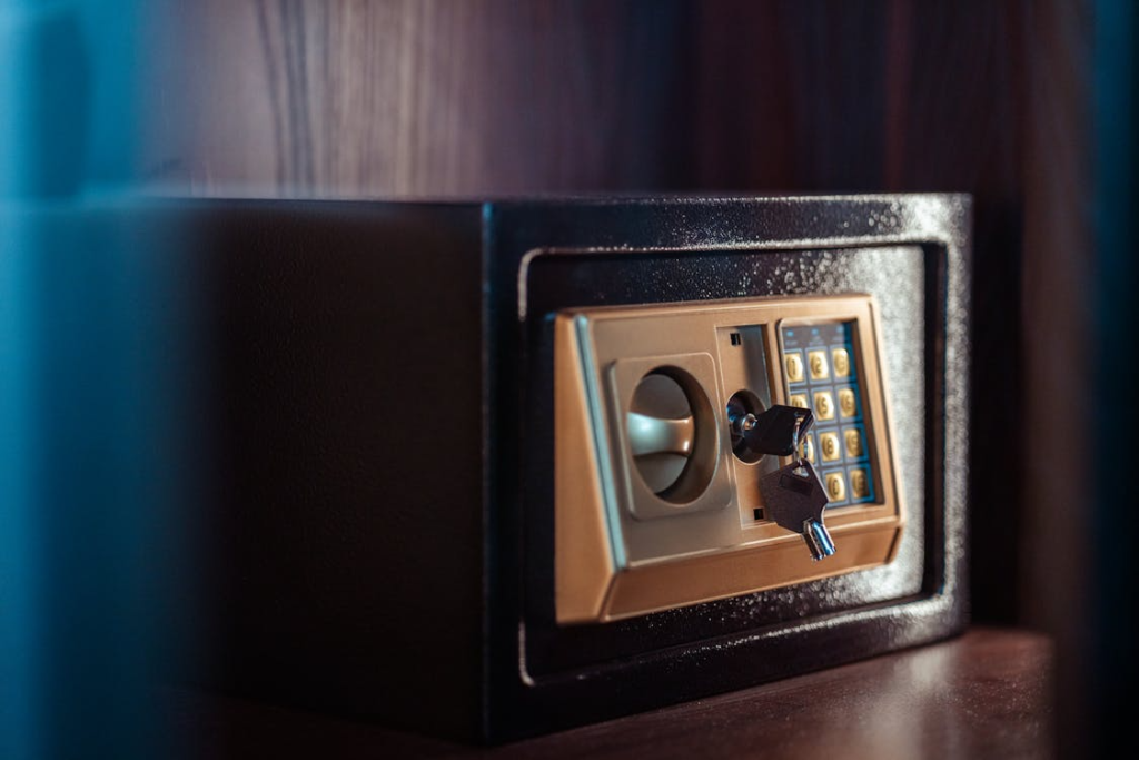 10 reasons you should not use a safe deposit box