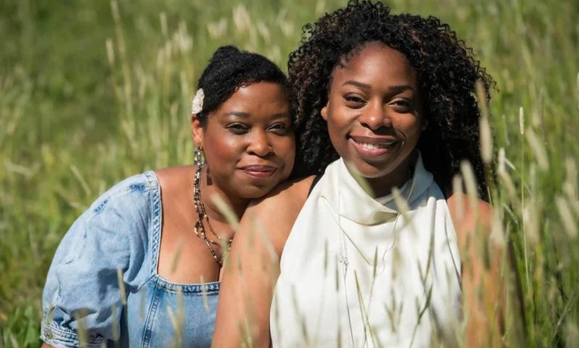yuna  Twins Florence We are twins both within minutes of each other - but we have