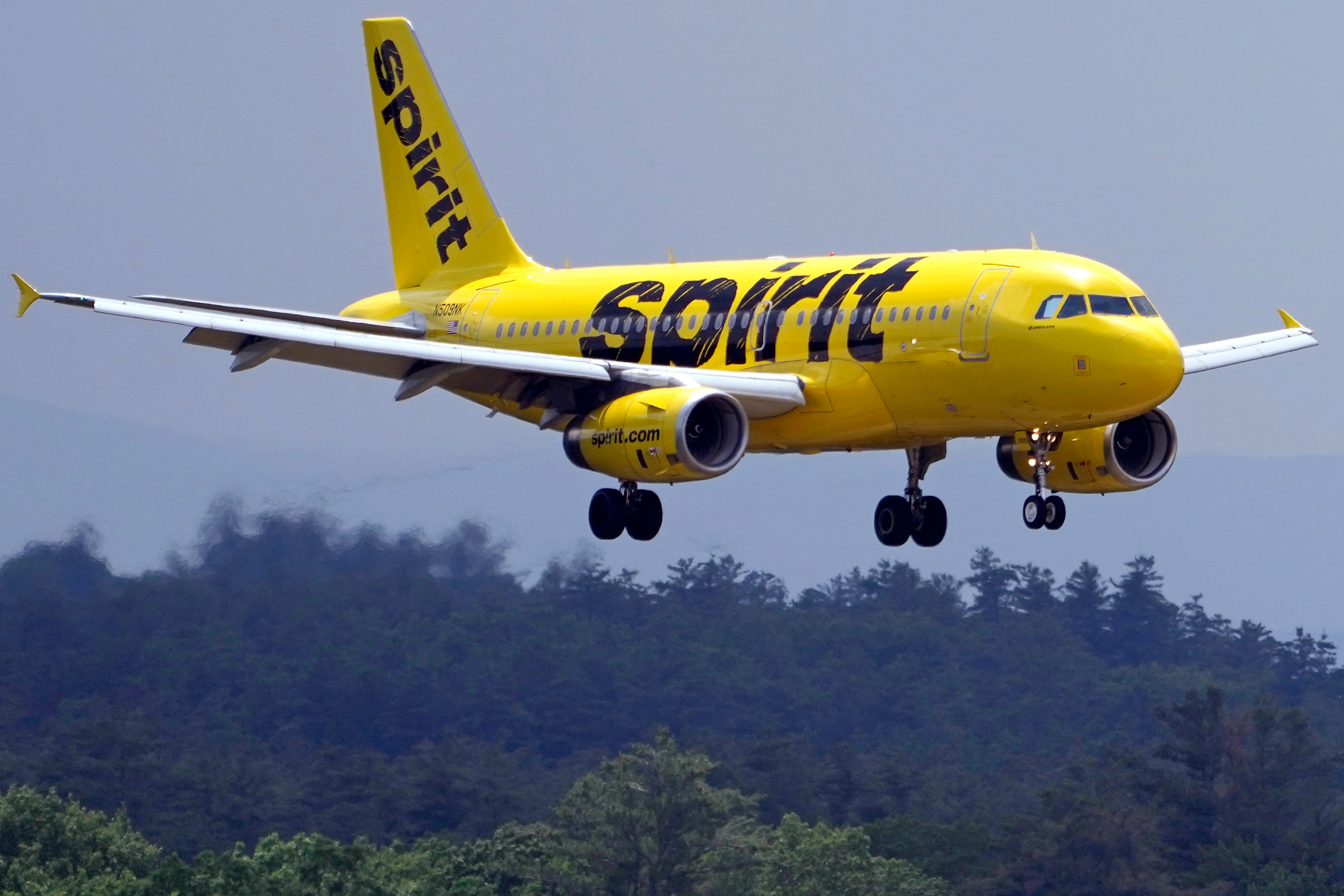 Spirit Airlines shuts down after rescue talks with White House fall through