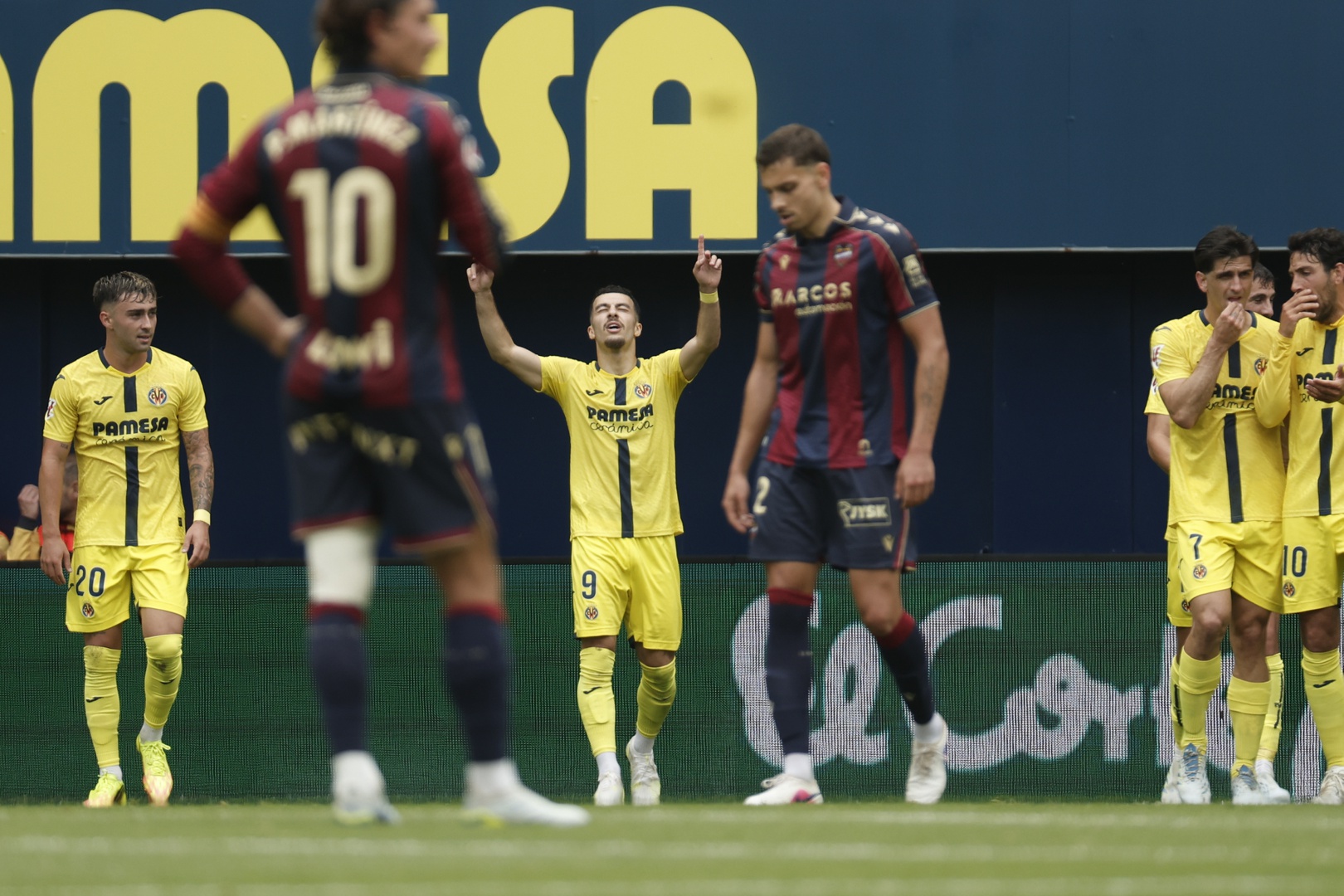 5-1. El Villarreal vuelve a la Liga de Campeones y complica la ...