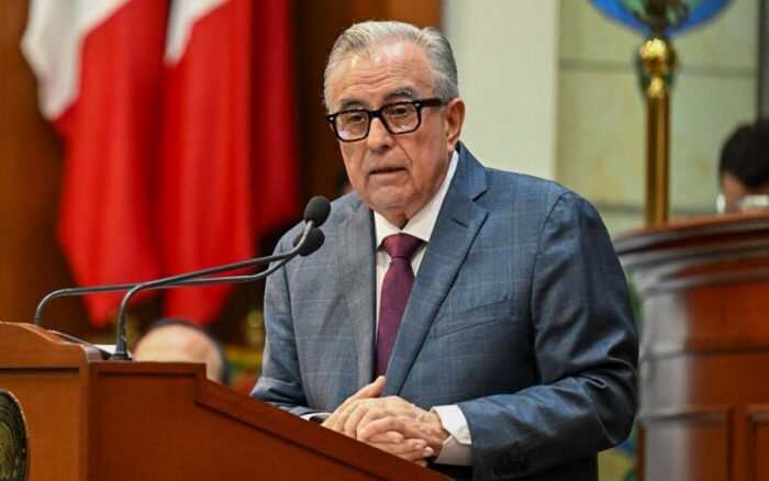 Rocha Moya pide licencia como gobernador de Sinaloa para ser investigado