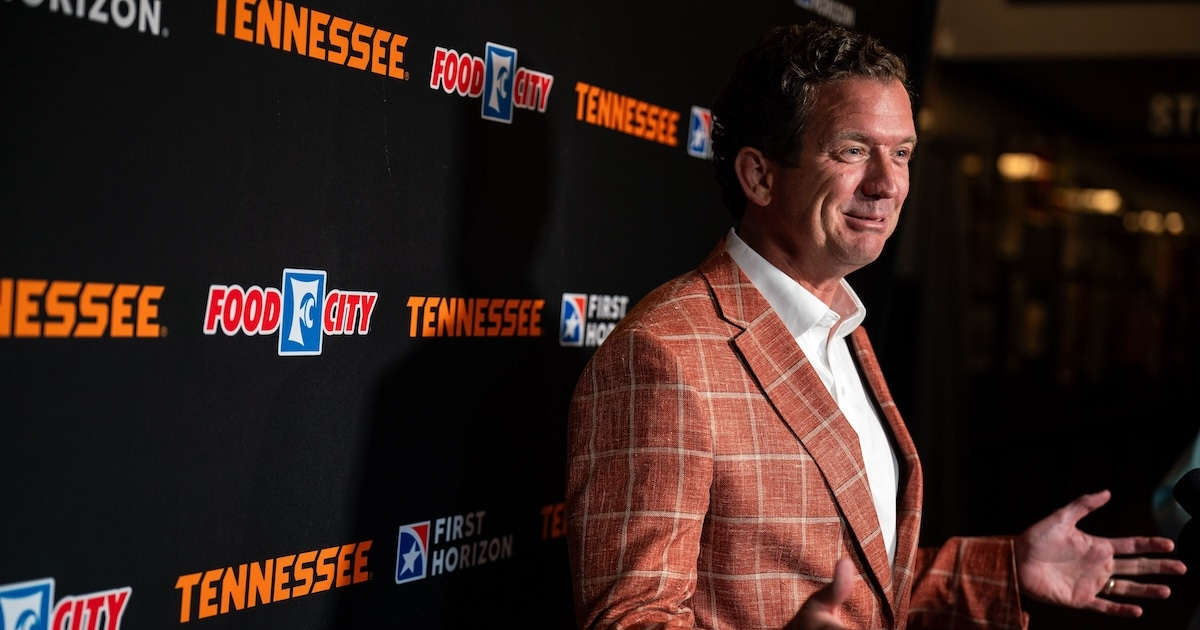 Andy Staples pushes back against Danny White’s support for 24-team CFP