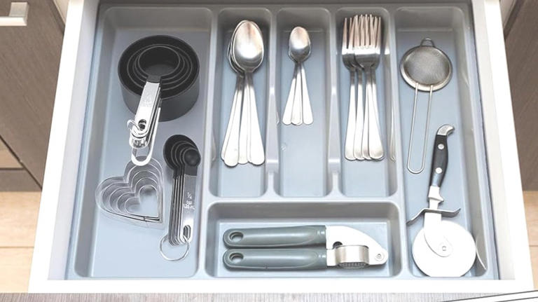 14 easy measuring cups storage hacks to finally say goodbye to ...