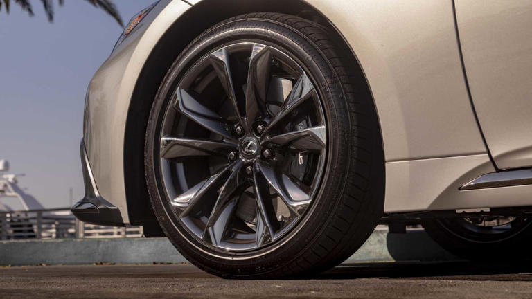 This used Lexus has no business being this cheap