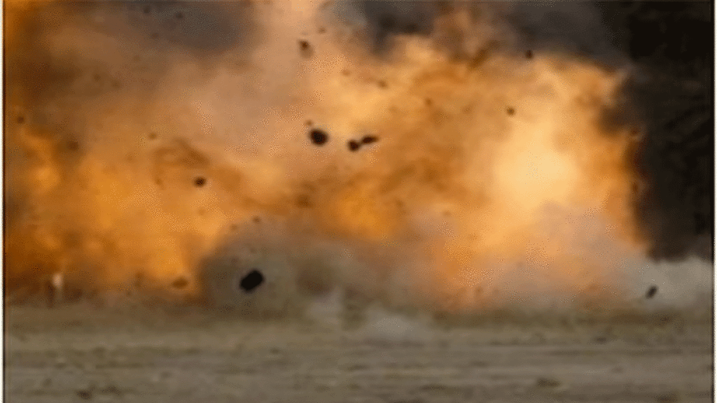 Landmine blast | మందుపాతరను నిర్వీర్యం చేస్తుండగా పేలుడు.. ముగ్గురు ...