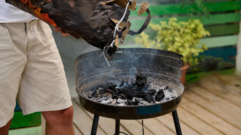 3 reasons to use a charcoal grill over gas this BBQ season