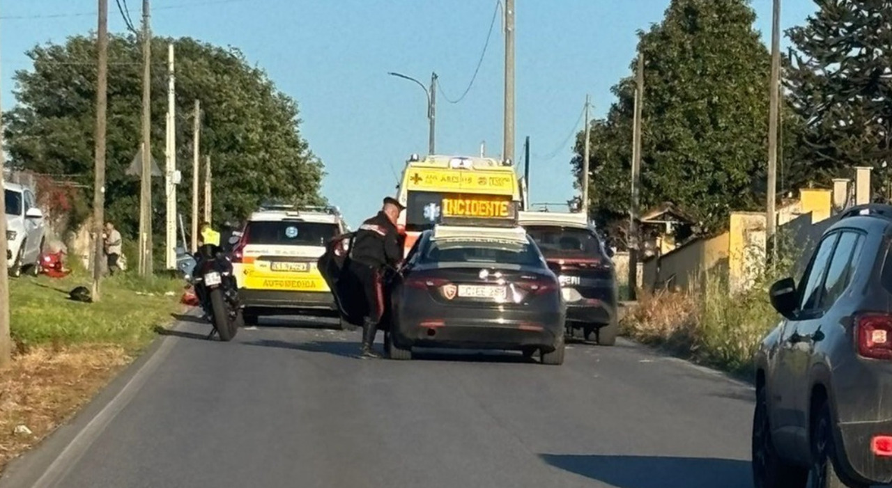 Incidente a Nettuno, schianto tra auto e due moto affiancate: il papà ...