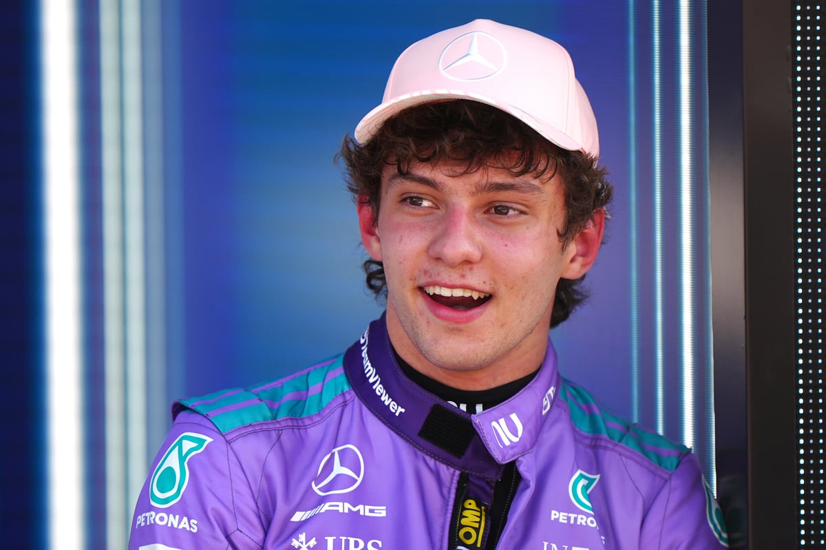 Antonelli pips Verstappen to Miami Grand Prix pole