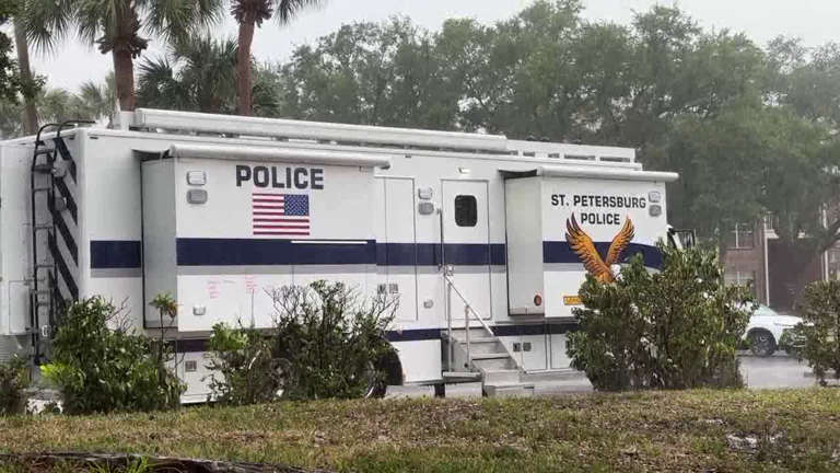 Man in custody after making threats, barricading himself in apartment ...
