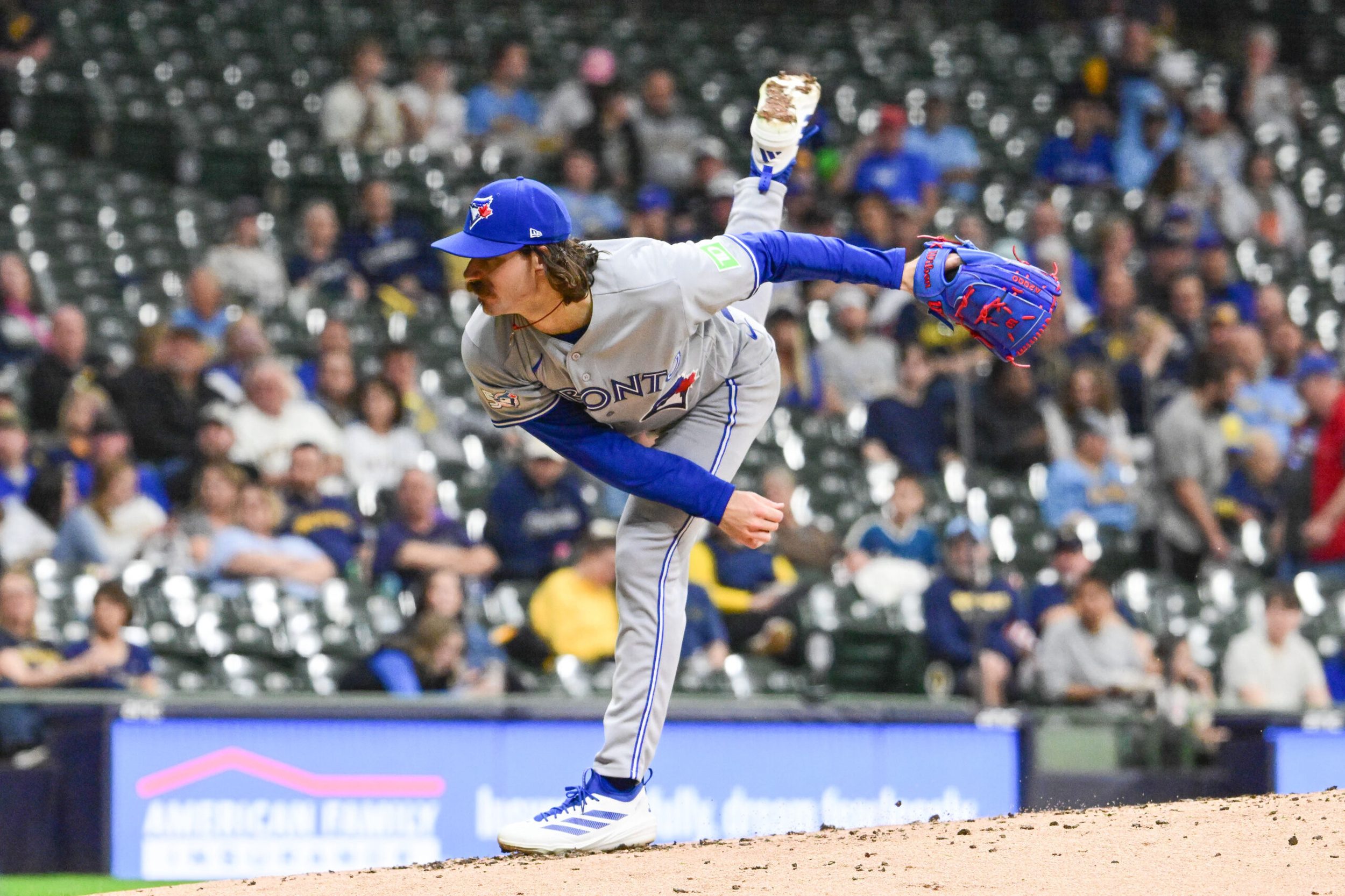 blue-jays-dylan-cease-goes-seven-innings-with-improved-efficiency-in