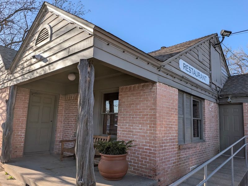 This old-fashioned Texas restaurant brings back memories of grandma’s ...