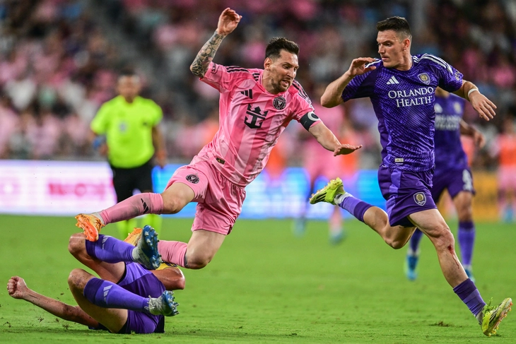Dẫn trước 3 bàn, Messi cùng Inter Miami vẫn để thua sốc