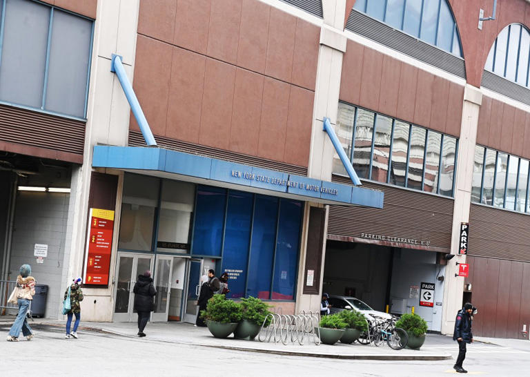 DMV forces ultra-Orthodox NYC woman to remove head covering against her ...