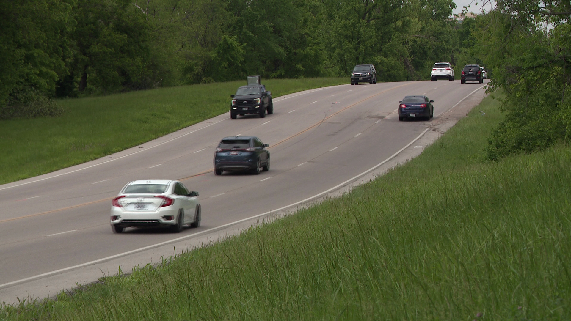 3 dead in north St. Louis County crash