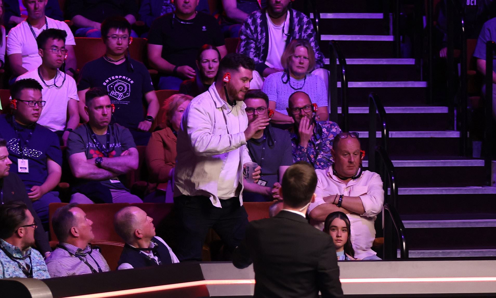 Snooker fan thrown out for bizarre Epstein files outburst during semi-final in more Crucible chaos