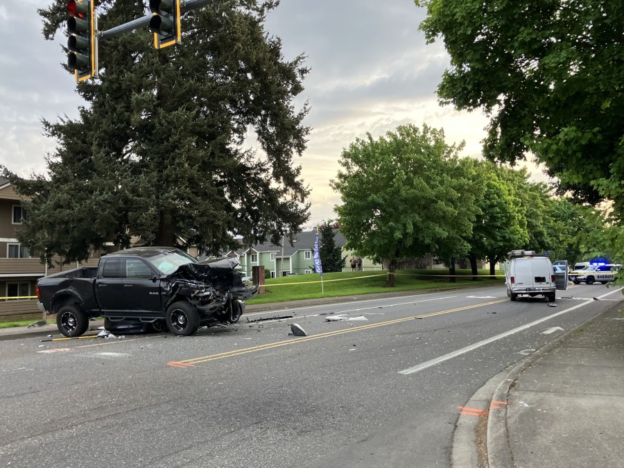 A 3 vehicle crash in Vancouver injures 1, possible DUI suspected