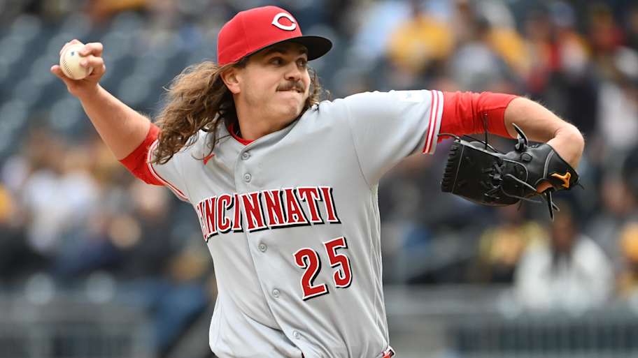 Pirates tie bizarre MLB record vs. Reds