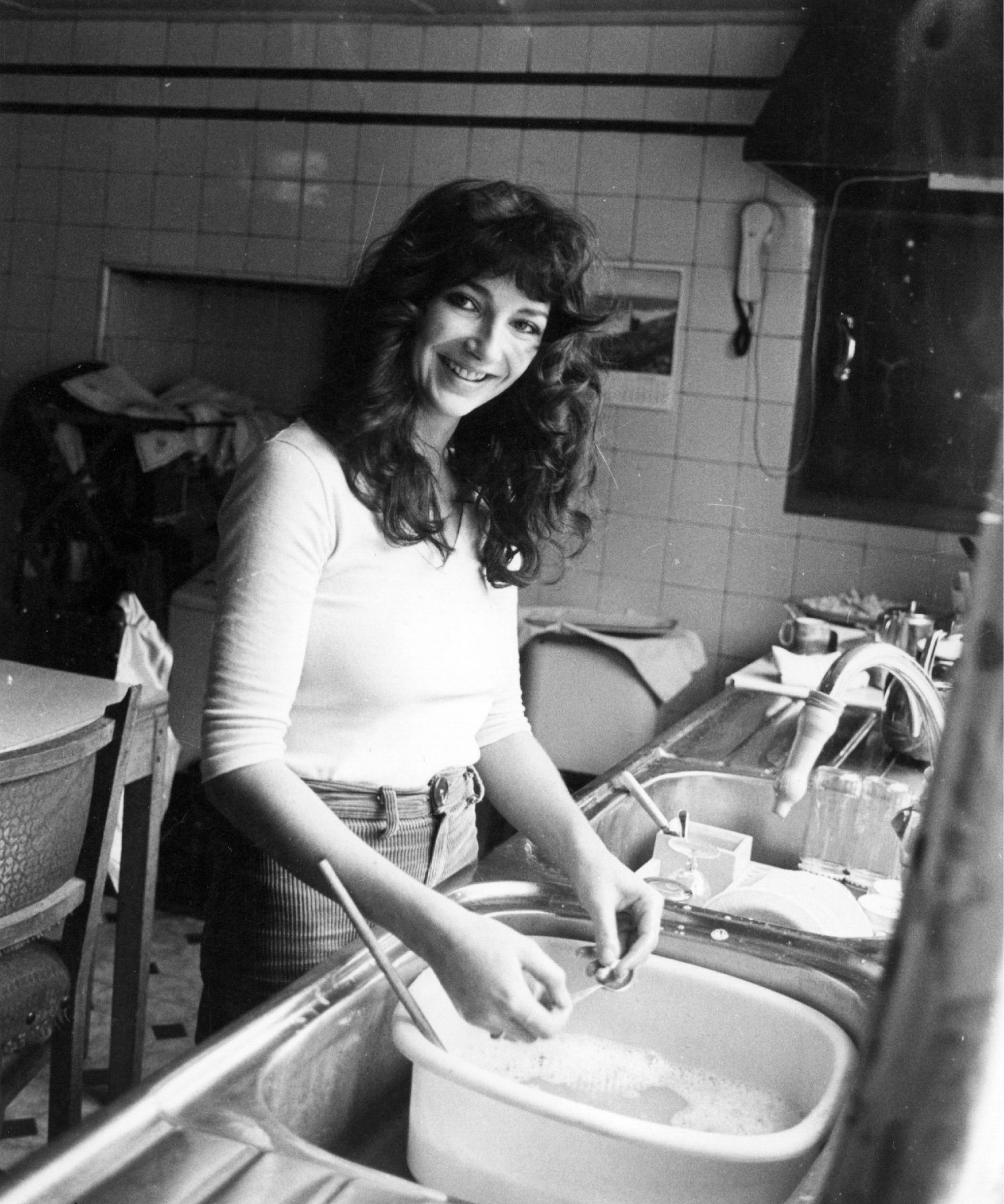 47 years later, Kate Bush's kitchen still captivates with a detail that ...