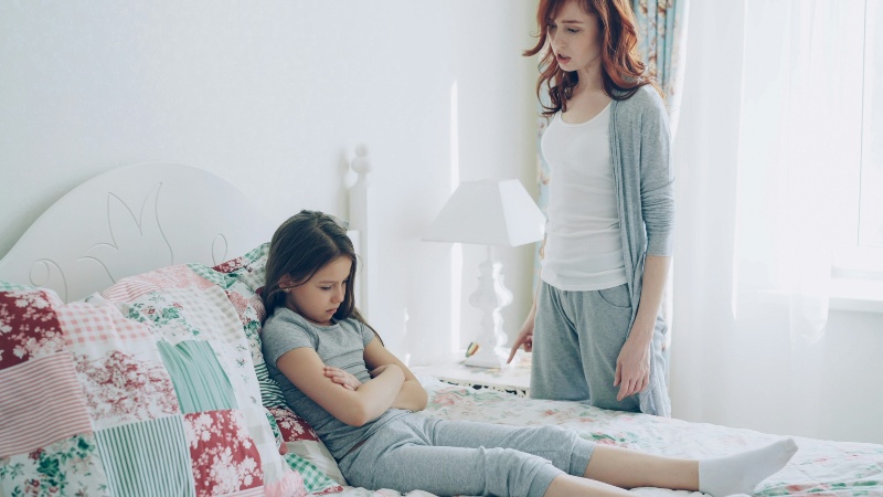 The 20 signs of a toxic mother explained by psychology experts