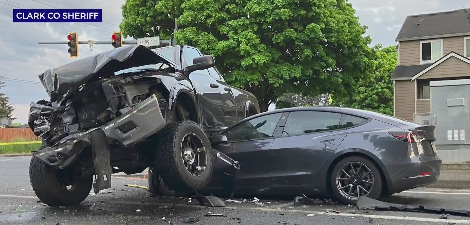 A 3 vehicle crash in Vancouver injures 1, possible DUI suspected