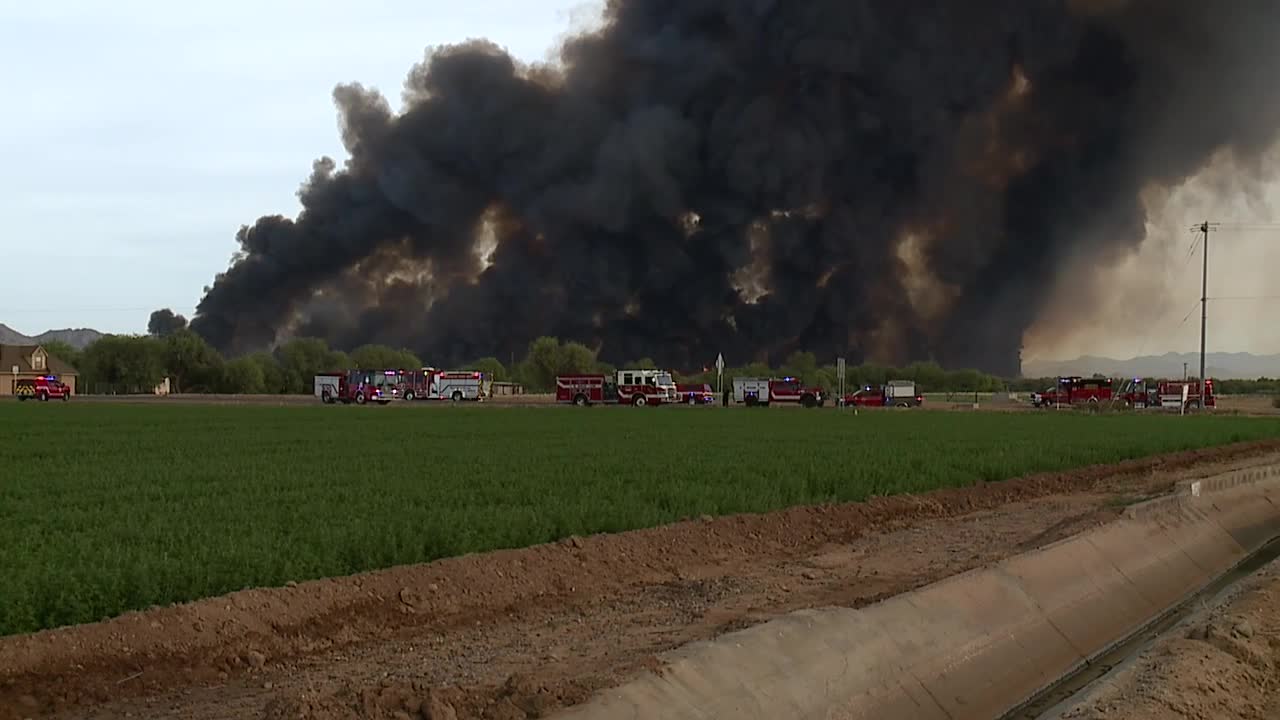 Firefighters contain brush fire in Buckeye to 275 acres on Saturday