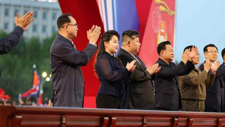 Kim Ju Ae ha aparecido junto a su padre también en actos del gobernante Partido Comunista.