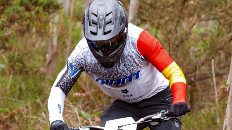 Marco Veiga lleva el nombre de Narón a lo más alto del enduro nacional ...