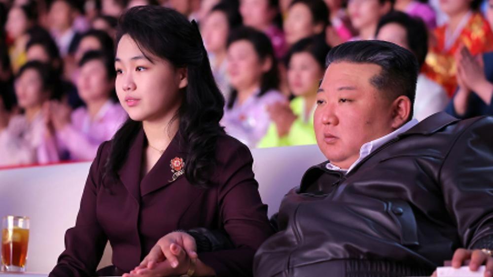 Las apariciones de Kim Ju Ae y su vestimenta parecen confirmar que la joven está siendo preparada para suceder a su padre al frente del gobierno.