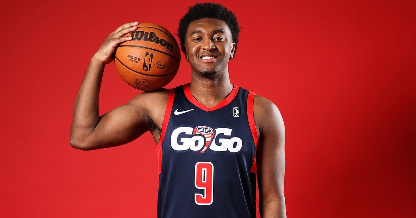 25-year-old pro player Kyree Walker sets college visit