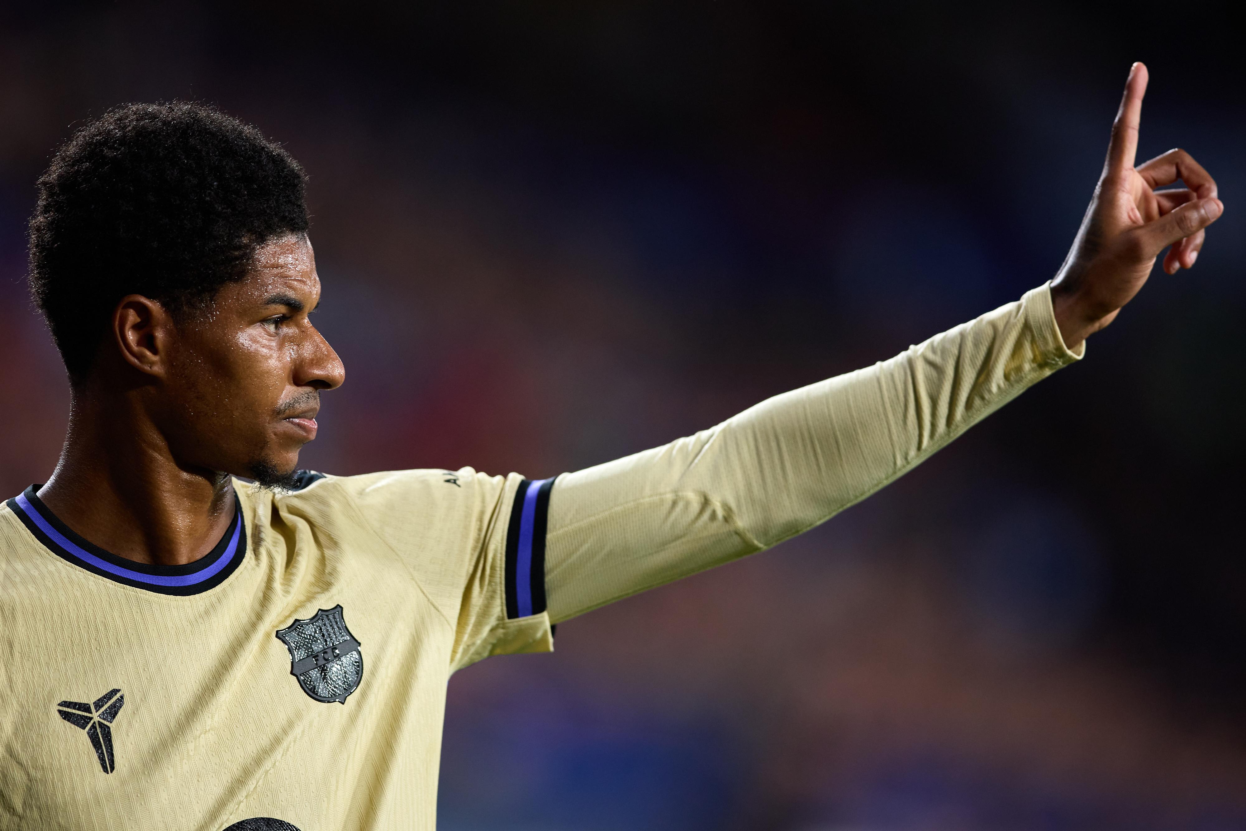 Written off Marcus Rashford gives Hansi Flick and Barcelona something ...