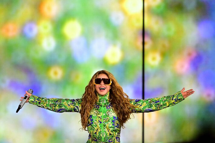 shakira-diz-que-a-vida-m-gica-em-abertura-de-show-em-copacabana