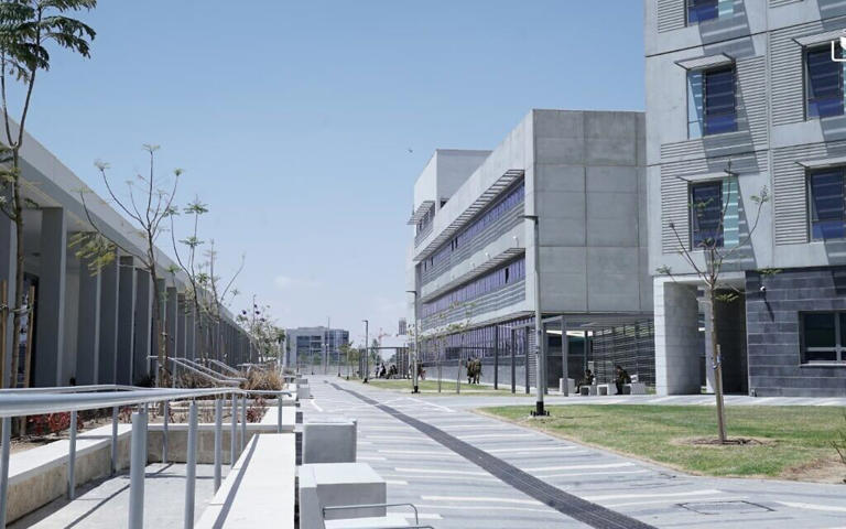 IDF begins to move units into new tech campus in Beersheba