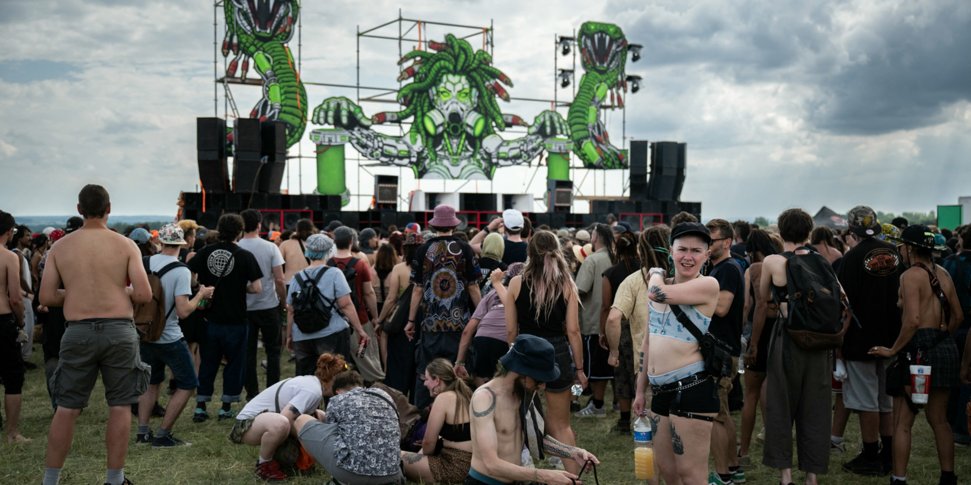 Bourges : la rave party sur un terrain militaire risque de se ...