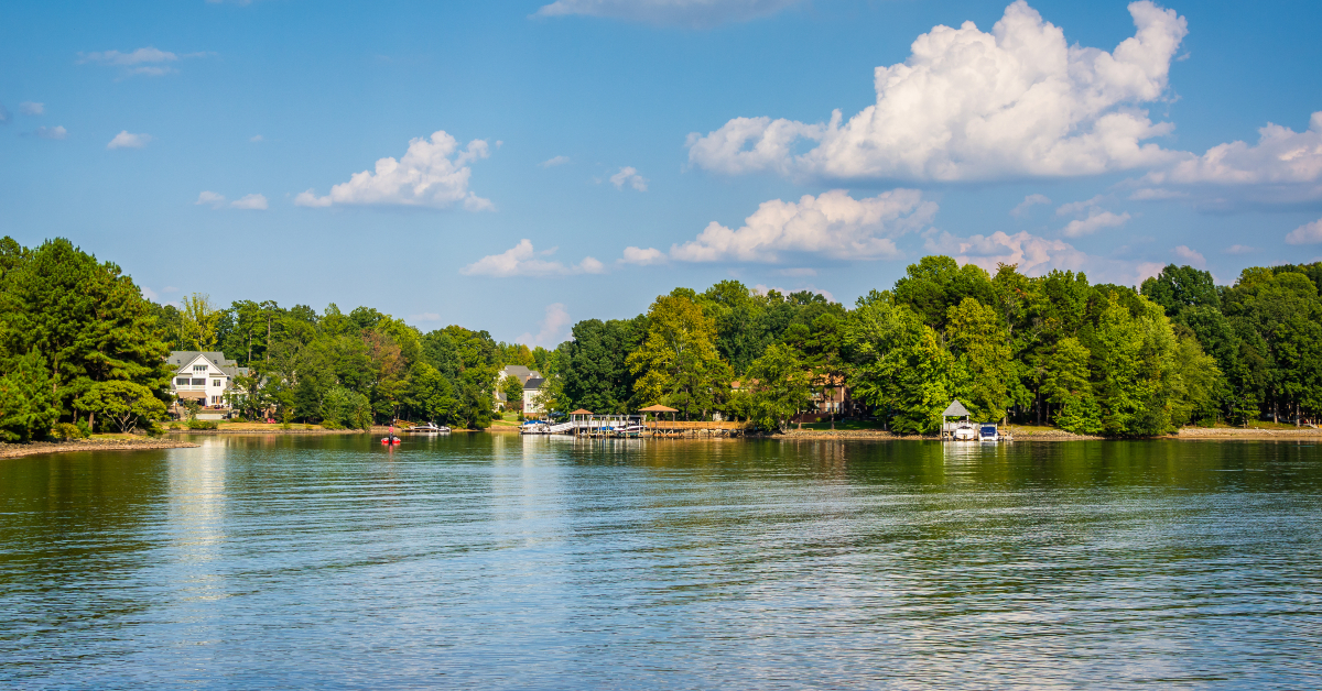 Experts say these 10 retirement waterfront towns are still undiscovered