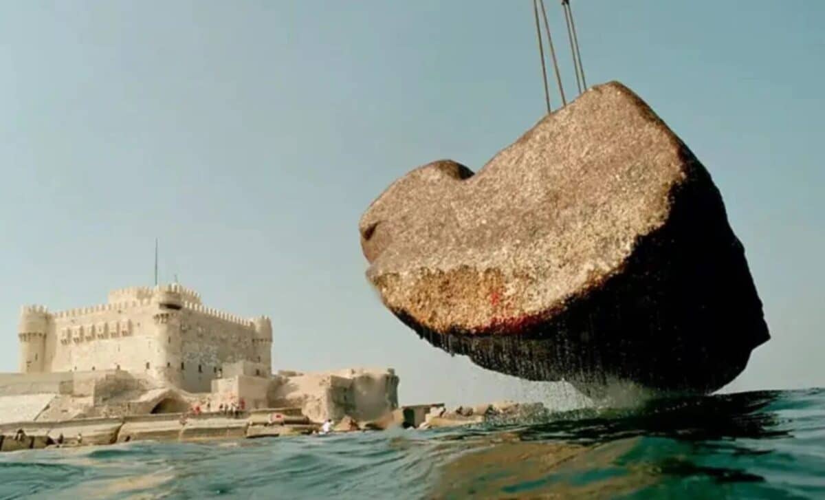 archaeologists-discover-80-ton-stones-beneath-the-sea-believed-to-be
