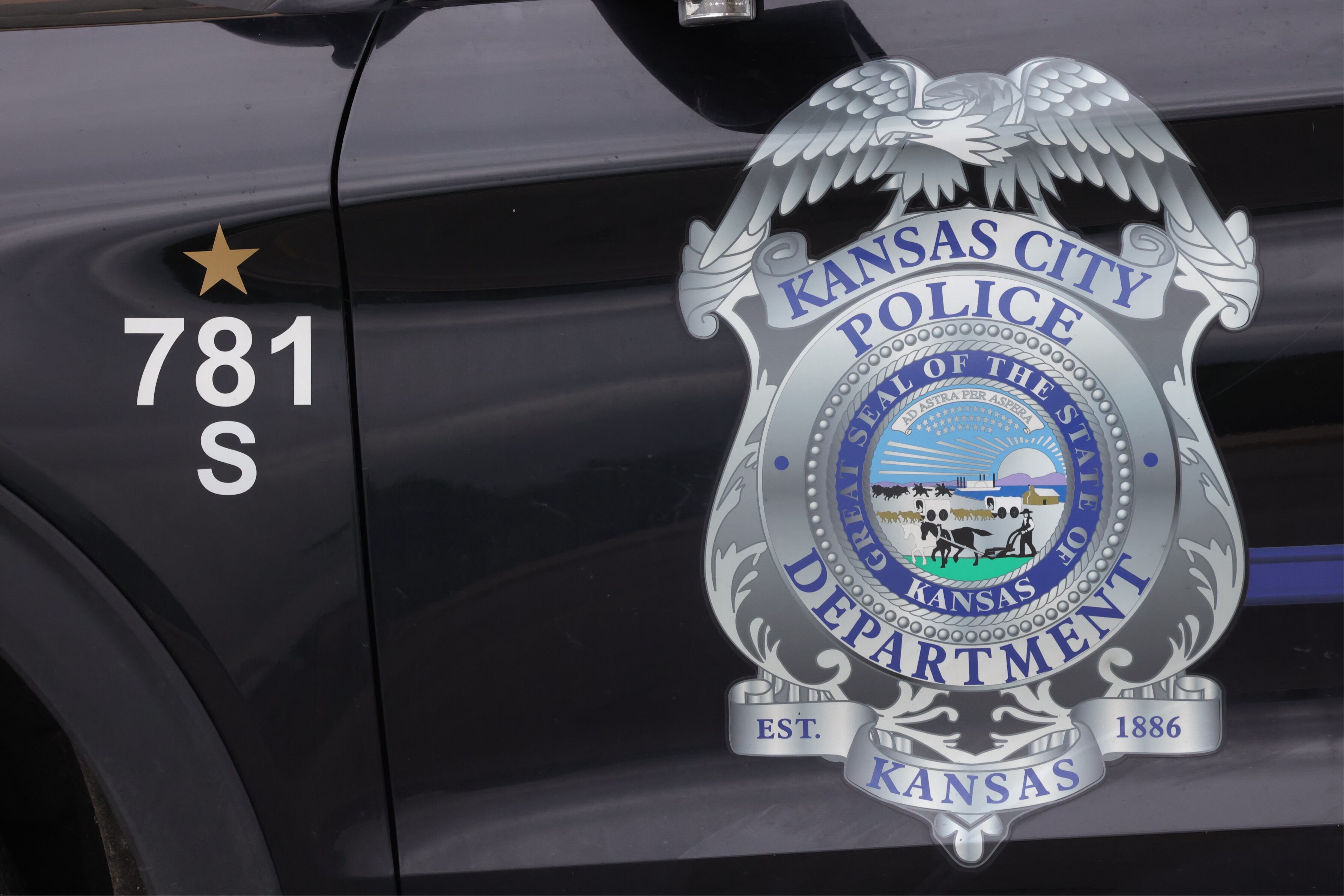 KCK police investigating homicide after man found unresponsive in home