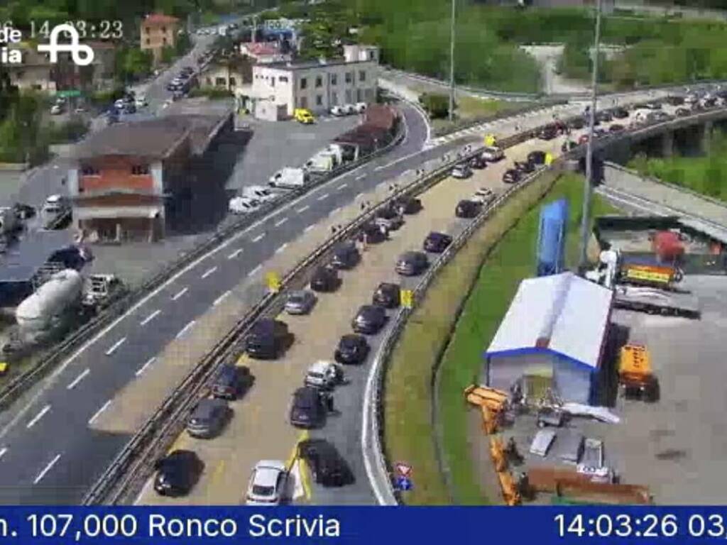 Incidente in A7, con oltre 7 chilometri di code e traffico bloccato ...