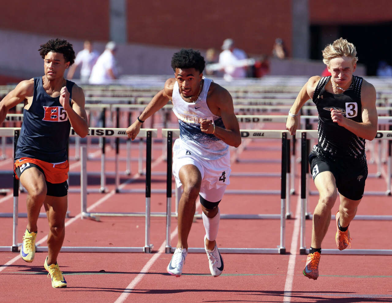 Carson overcomes injury to win Alexander's first regional title since 1998
