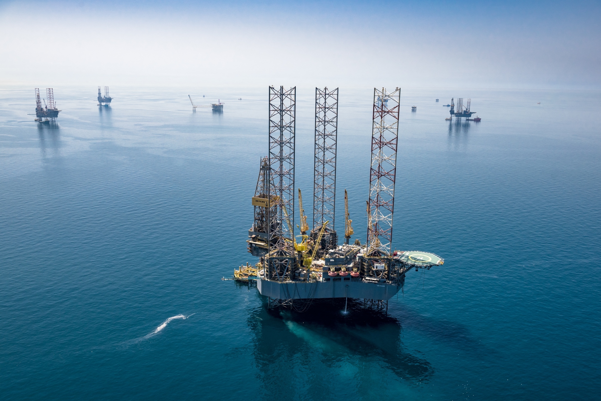 OPEC+ tăng sản xuất dầu